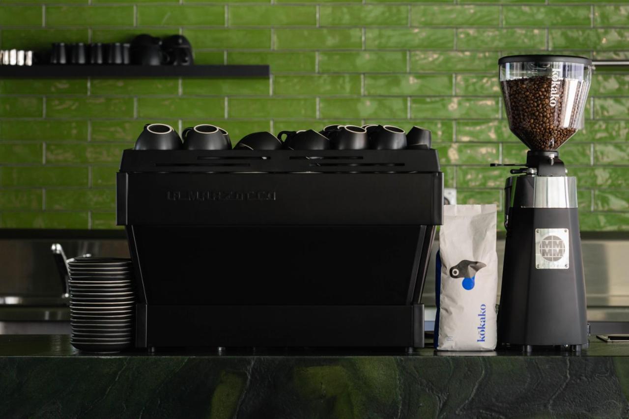 Ebb-ダニーデン エクステリア 写真 A coffee machine
