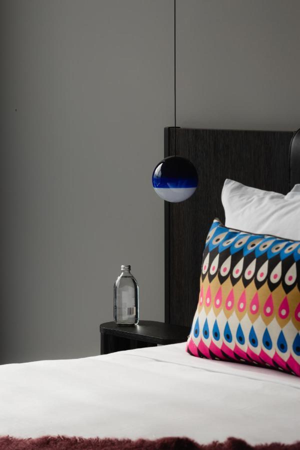Ebb-ダニーデン エクステリア 写真 The lampshade of the pendant lamp "Globe"