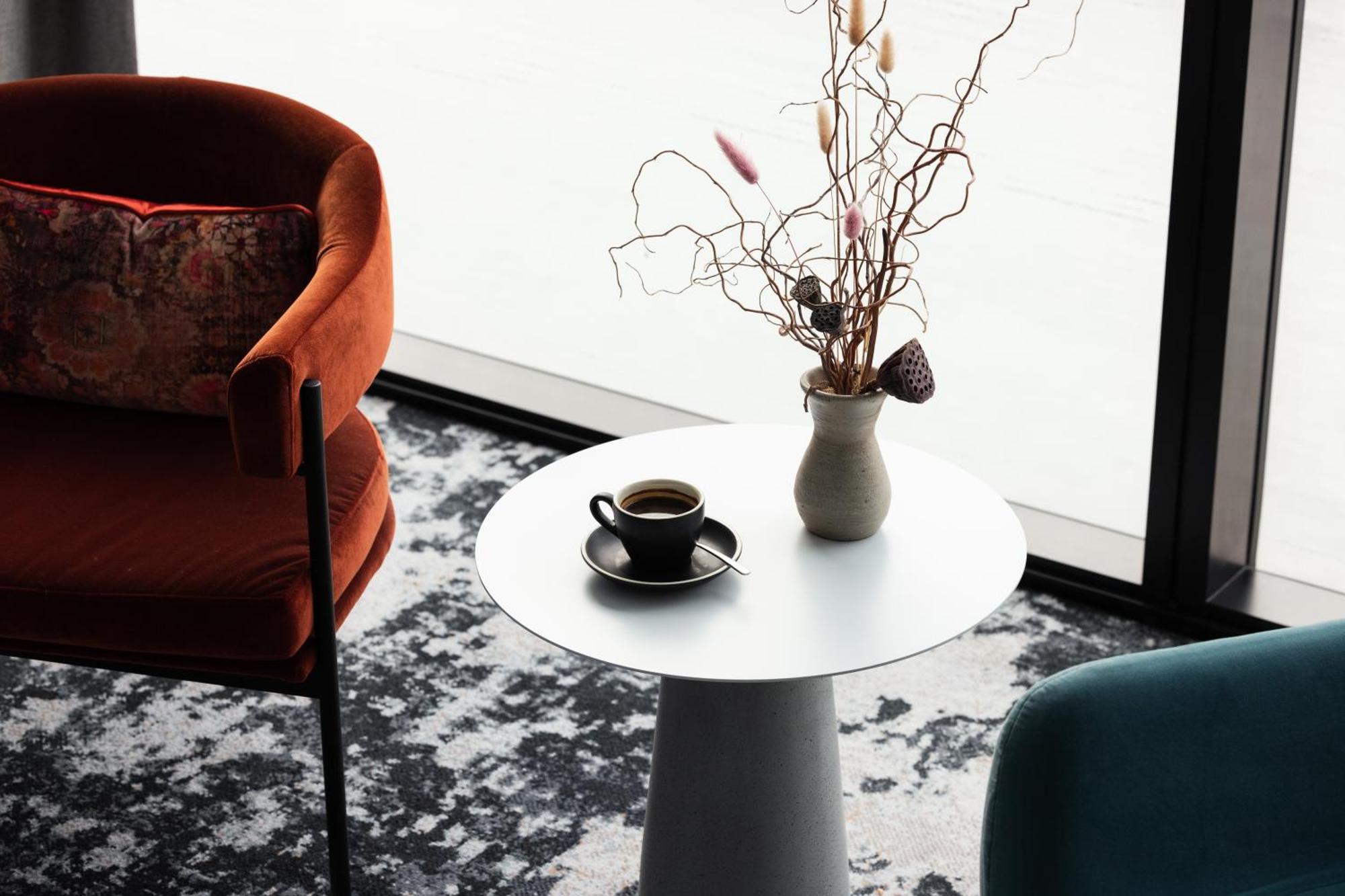 Ebb-ダニーデン エクステリア 写真 A coffee table